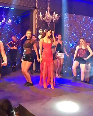 Kiara Advani dances