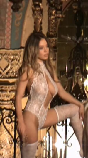 Transparent Clothing Big Tits Celebrity Sydney Sweeney