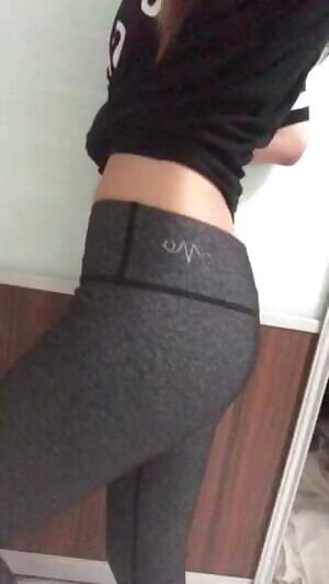 Late night boredom, or feeling frisky at the office? Get a for later and see more of me! Also offering   ❤️