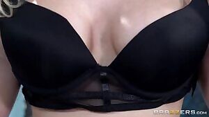 Alix Lynx - Boss Lady