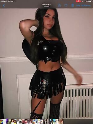 she knows how to dress...