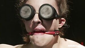 Brutal zipper torture