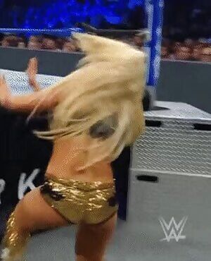 Mandy’s rear view 🍑