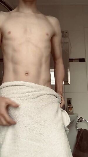 Watch it bounce 😂 what do you think 😈?