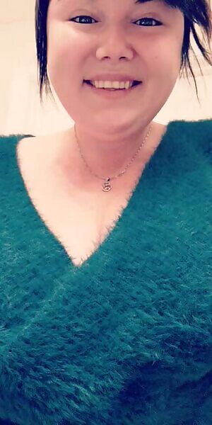 You can see the moment I became entranced with my own boobs 🤣