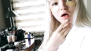 Dove Cameron has perfect blowjob lips...