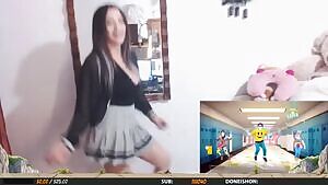 Mumusi showing off her dance moves