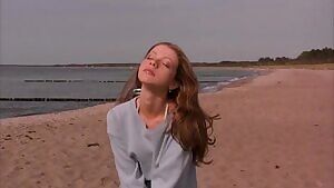 18 Year Old Michelle Trachtenberg Was Probably Such a Fun Little Fuck