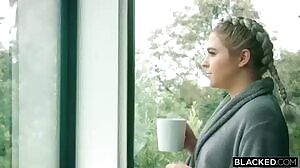 New PAWG Pornstar Rharri Rhound gets Blacked