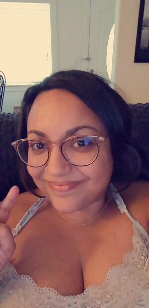 Sorry for wearing the same jammies as last post 🤭 I'm mega horn-dawg right now.