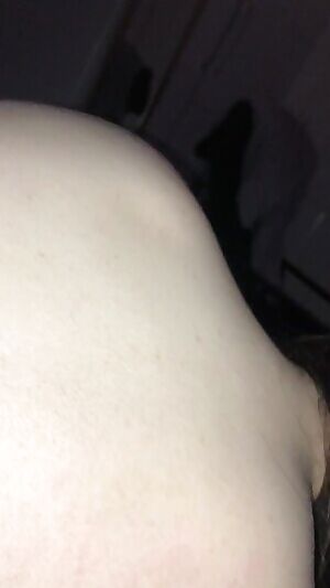 Snow bunny hotwife worshipping my cock