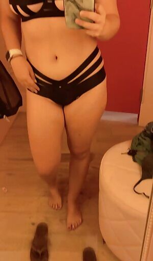 happy friday! enjoy my slow dressing room titty drop 💁