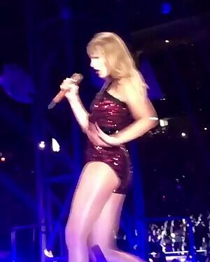 I want my cock in Taylor Swift's ass