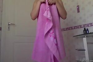 I dropped my towel :O Help me pick it up?