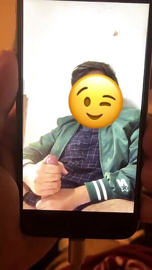 Cumshot from my old phone. Let me know what you think