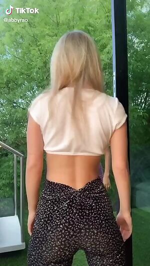 anyone wanna swap into these goddesses with me? i’ll let you have first pick!