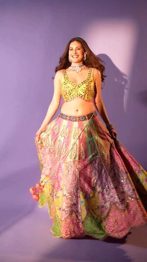 Belly Buttons Actress Babe Beautiful Bollywood