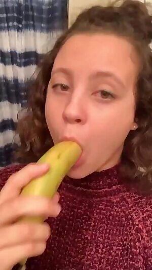 When you can’t find a dick and really want something in your mouth 🥰