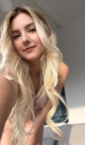 JustHotWomen Ass Booty Eva Elfie Natural Tits