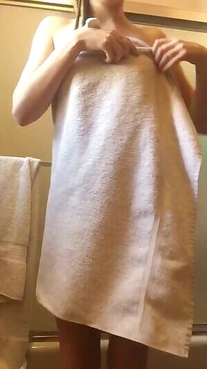 resh out of the shower 🙄