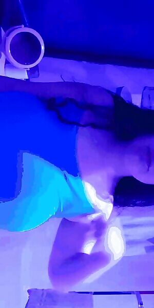 Titty Drop under Blue lights 💕