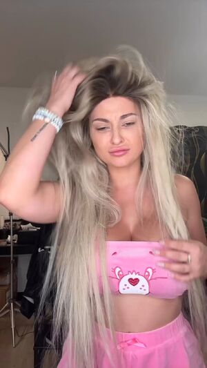 Smooth Cuts Boobs Busty TikTok dirty