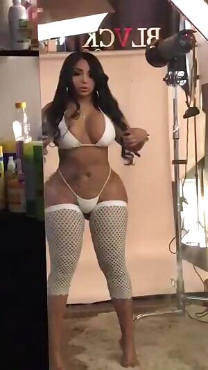 @shantyydoll_