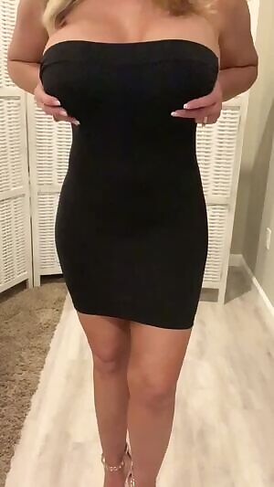 Playing dress up 😈🖤💋