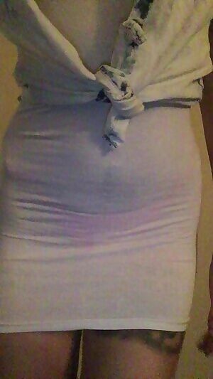 Per request: A feisty, flirty, fuzzy flash & protruding pretty pussy pulling. I hope I’m at least impressing you with my alliteration skills 😻 PS. Can we talk about how gfycat automatically named my file “Meaty Alarmed Kitty” for me? 😹 Flash me some love below or aliterate for me, it turns me on🌹