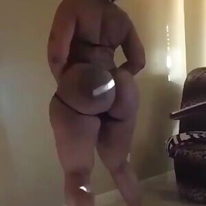 Powerful Ass Twerkin !