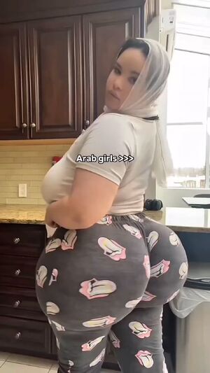 Bouncing BBW Arab Big Ass