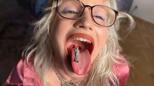 Giantess IRL Fetish Vore